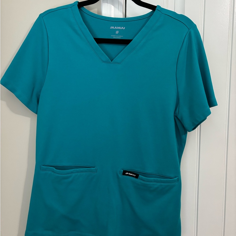 Aqua Jaanuu scrub set